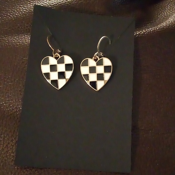NWOT - Chessboard Heart Dangle Huggie Hoop Style Earrings - Picture 1 of 6